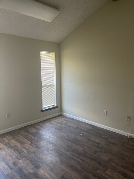 8211 Summa Ave, Baton Rouge, LA à louer - Photo intérieure - Image 2 de 12