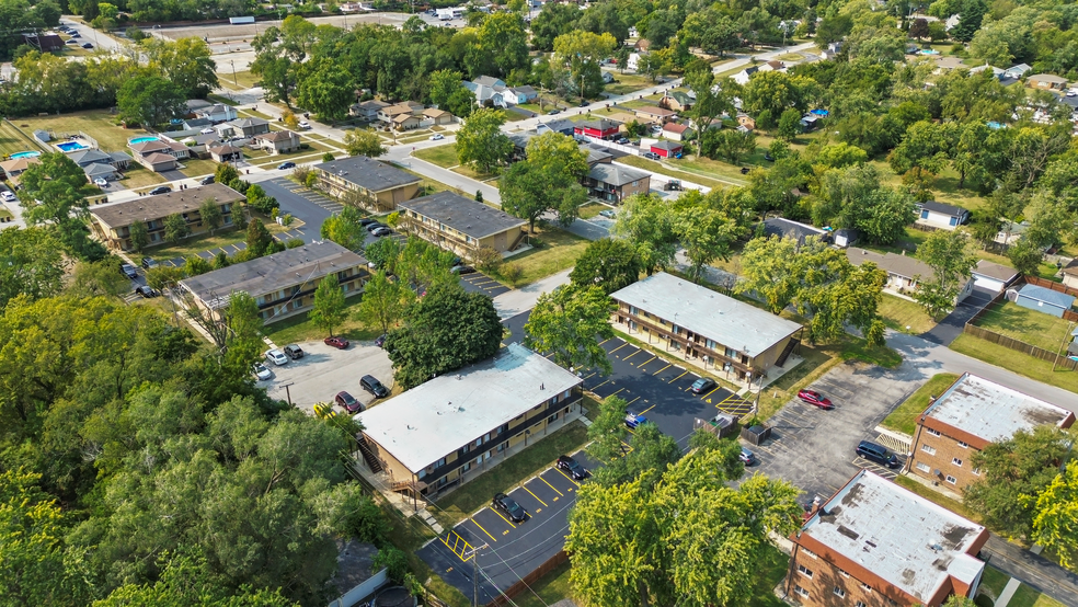 Knox & Kilpatrick Apartments portfolio of 3 properties for sale on LoopNet.ca - Building Photo - Image 3 of 9