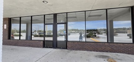 101-143 City Smitty Dr, Saint Marys, GA for lease Interior Photo- Image 1 of 5