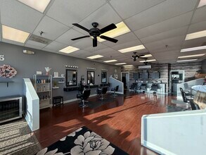 901-925 W Highway 92, Kearney, MO à louer Photo intérieure- Image 2 de 10