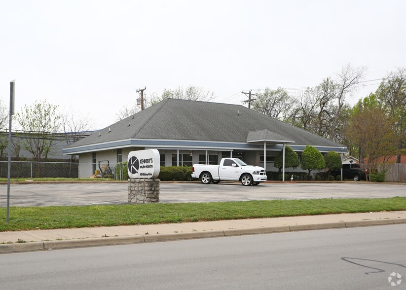 109 W Midway Dr, Euless, TX for sale - Building Photo - Image 3 of 3