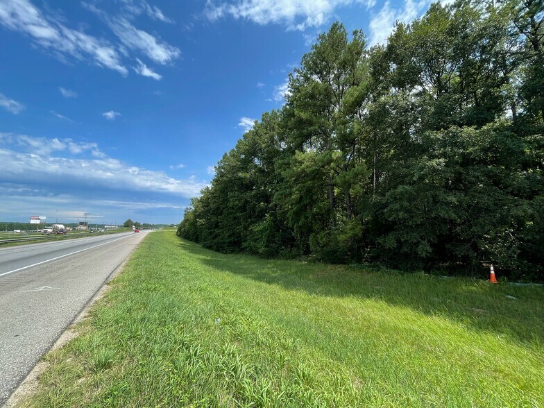 149 Leah Ln, Calera, AL à vendre - Photo du bâtiment - Image 2 de 8