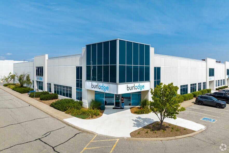 3400 Ridgeway Dr, Mississauga, ON for sale - Primary Photo - Image 1 of 1