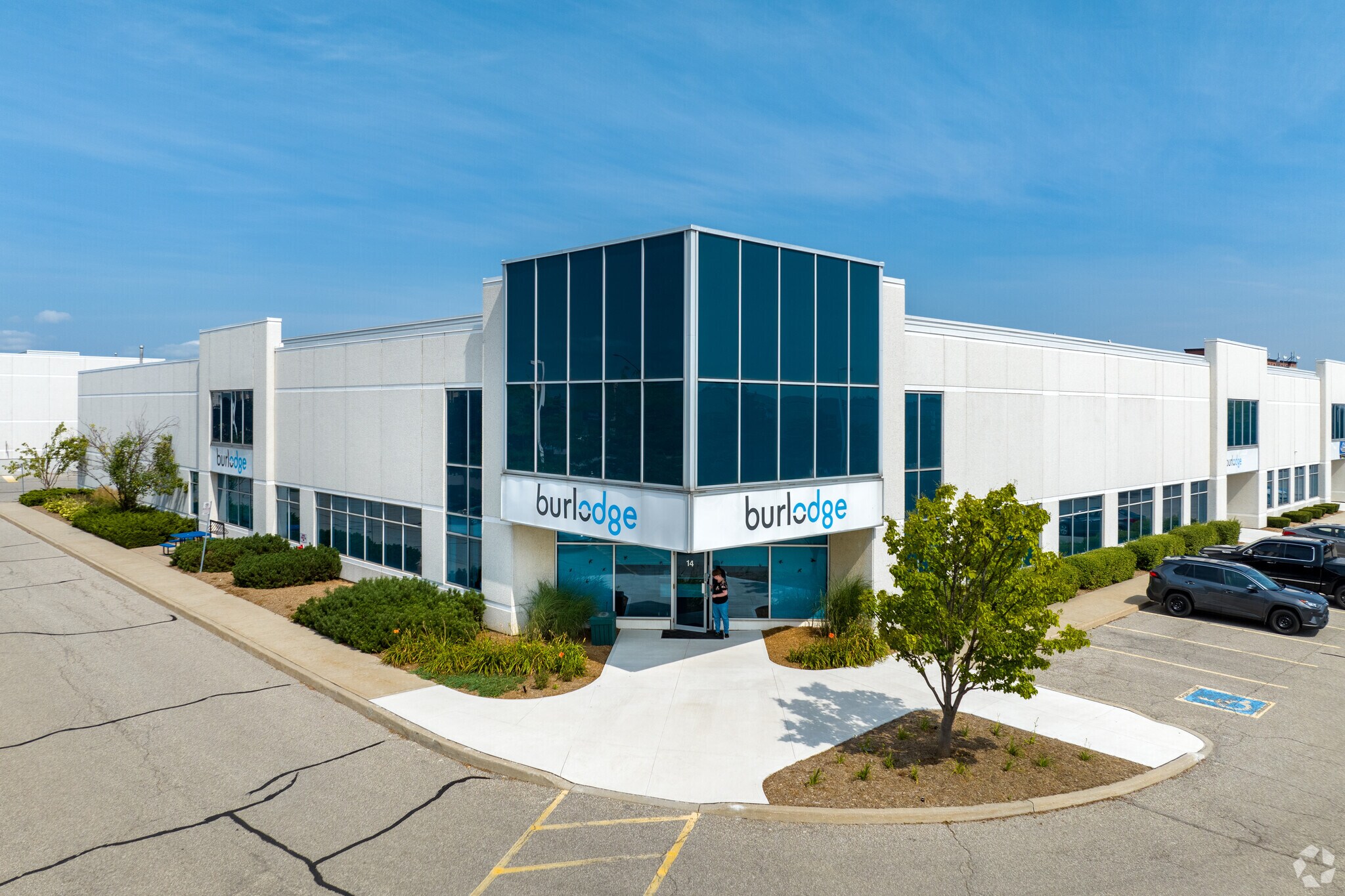 3400 Ridgeway Dr, Mississauga, ON for sale Primary Photo- Image 1 of 1