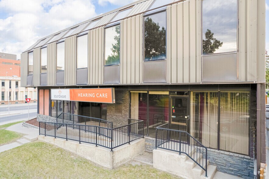 701 14th St NW, Calgary, AB à louer - Photo du bâtiment - Image 2 de 4