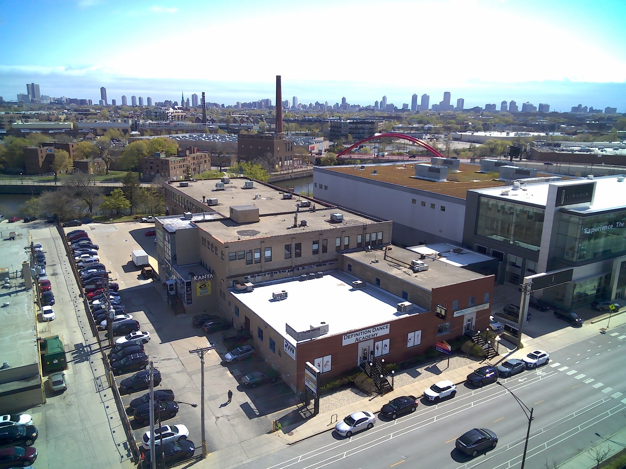 2525 N Elston Ave, Chicago, IL à louer Photo du bâtiment- Image 1 de 8