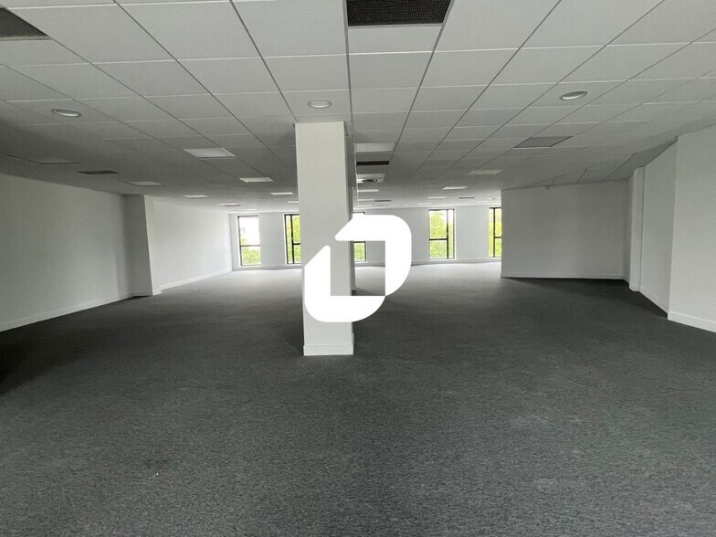 11-13 Rue John Hadley, Villeneuve-d'Ascq à louer - Photo du bâtiment - Image 3 de 30