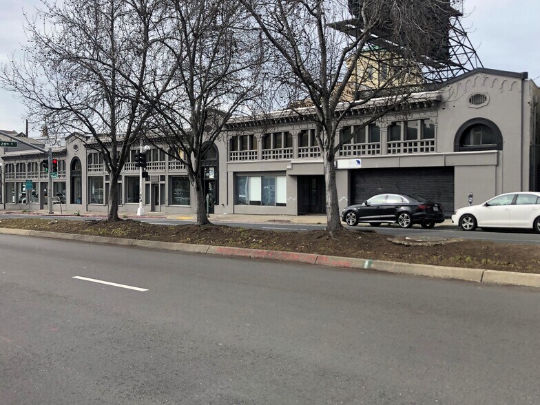 2801-2825 Broadway, Oakland, CA à louer - Photo du bâtiment - Image 3 de 11