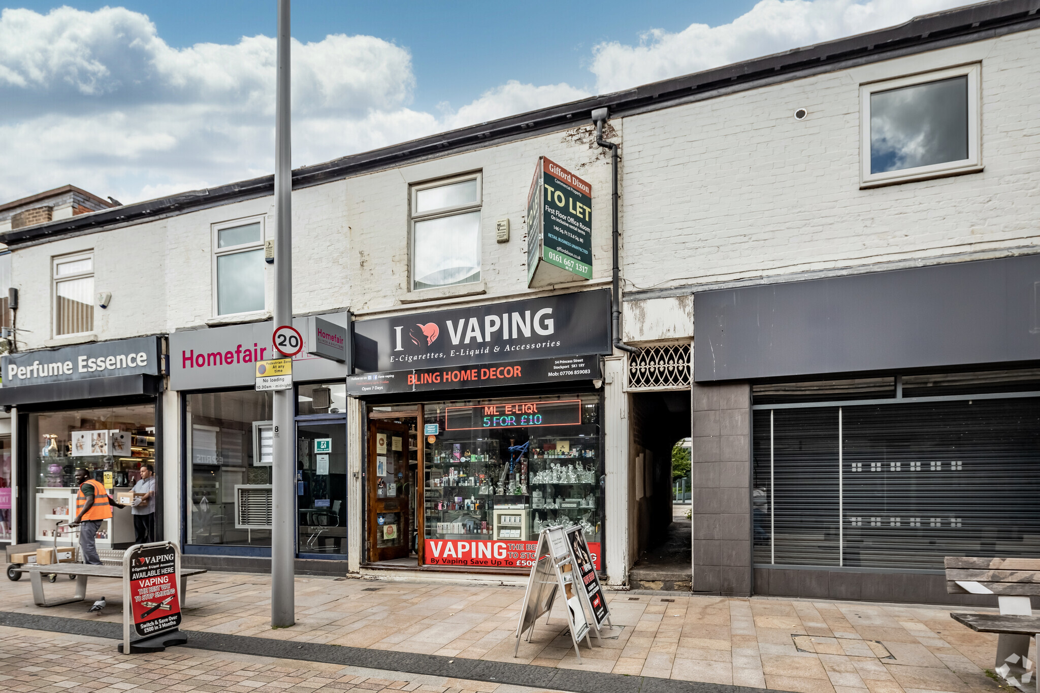 304 Cheetham Hill Rd, Manchester for sale Primary Photo- Image 1 of 1