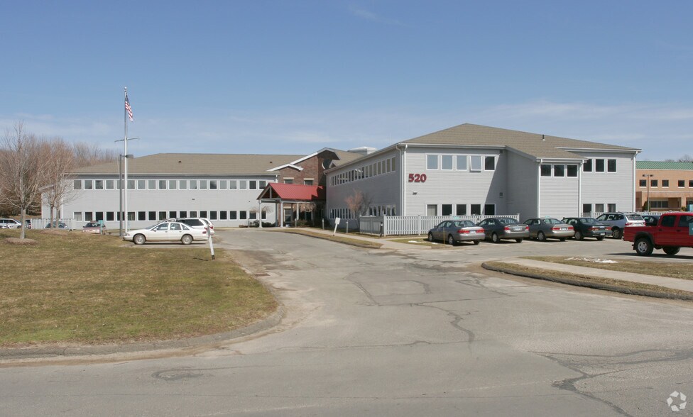 520 Saybrook Rd, Middletown, CT à louer - Photo du bâtiment - Image 2 de 18