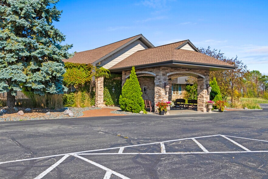 3177 French Rd, De Pere, WI à vendre - Photo du bâtiment - Image 1 de 69