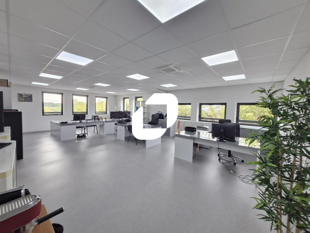 Office in Bussy-Saint-Georges for sale Interior Photo- Image 1 of 8