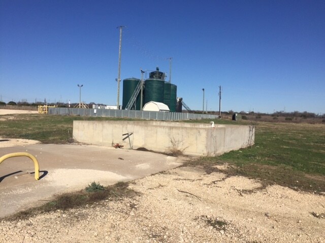 6750 W 67 Hwy, Cleburne, TX à louer - Photo du bâtiment - Image 3 de 14