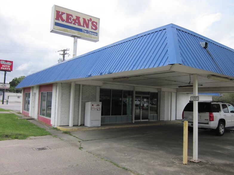 311 S Burnside Ave, Gonzales, LA for lease - Building Photo - Image 2 of 20