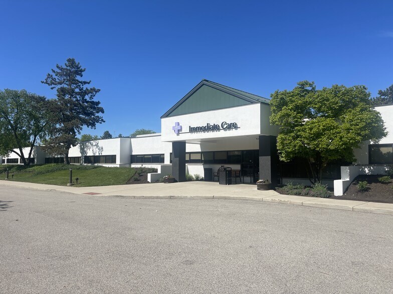 6 E Phillip Rd, Vernon Hills, IL à louer - Photo du bâtiment - Image 1 de 4