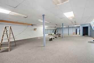48 Elm St, Westfield, MA for sale Interior Photo- Image 1 of 3