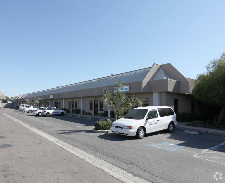 3540 Oakdale Rd, Modesto, CA à louer - Photo du bâtiment - Image 2 de 2