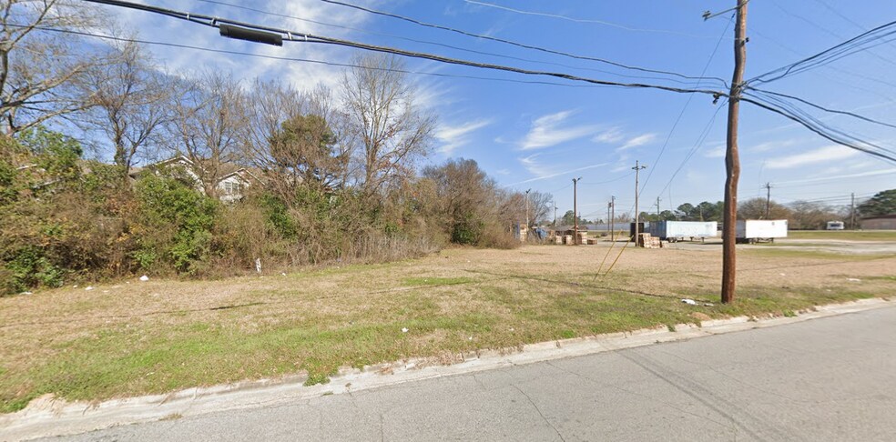 3203 Airview dr, Columbus, GA à vendre - Photo du bâtiment - Image 2 de 4