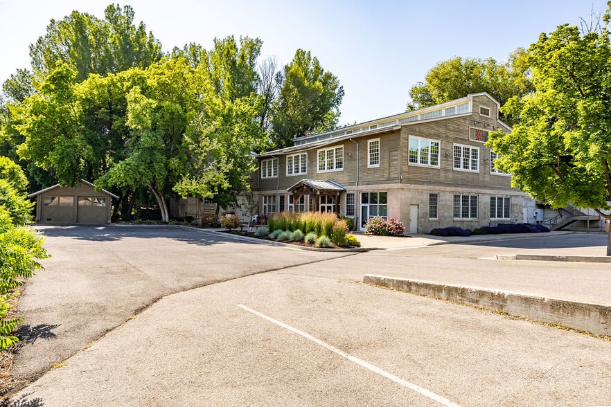 255 S 300 W, Logan, UT for lease - Primary Photo - Image 1 of 1