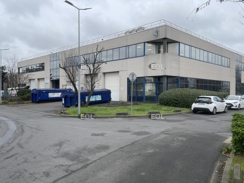 Flex in Gennevilliers for lease - Building Photo - Image 1 of 7