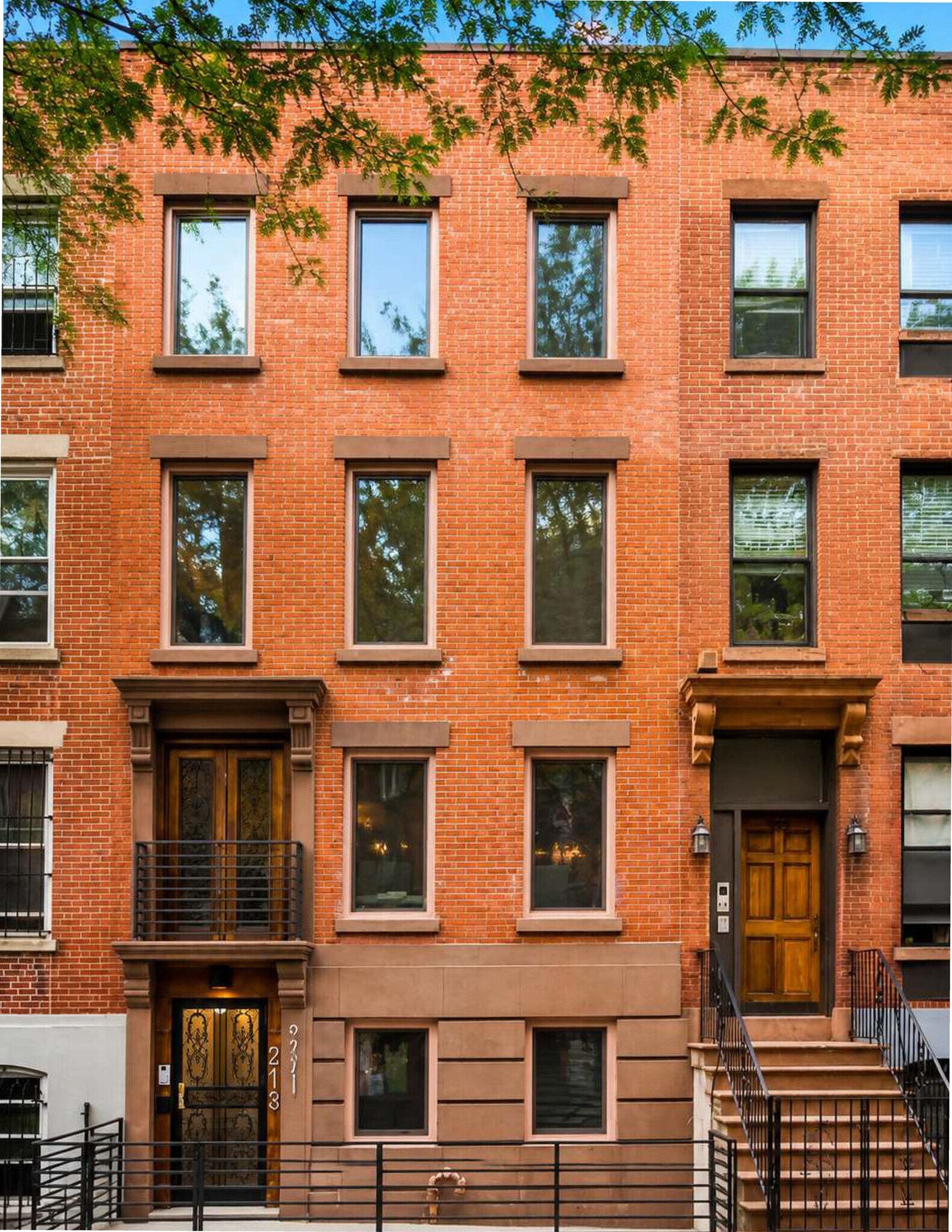 213 Ashland Pl, Brooklyn, NY à vendre Photo du bâtiment- Image 1 de 11