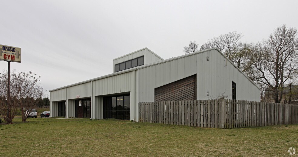7495 Old Hickory Dr, Mechanicsville, VA à louer - Photo du bâtiment - Image 2 de 10