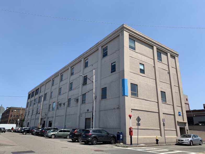110 K St, South Boston, MA à louer - Photo du bâtiment - Image 1 de 2