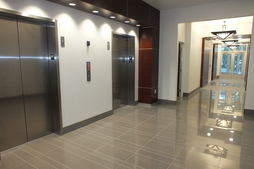 520 N Market Place Dr, Centerville, UT à vendre - Photo intérieure - Image 2 de 4