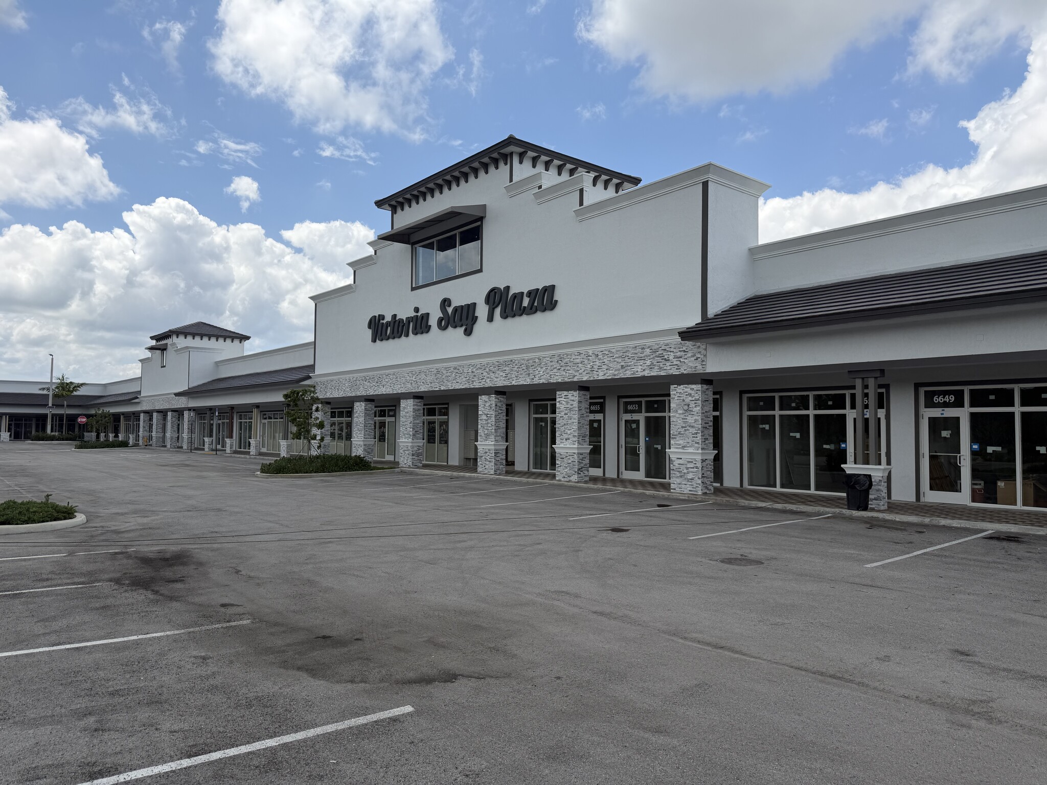 6601 Stirling Rd, Davie, FL for lease Interior Photo- Image 1 of 14