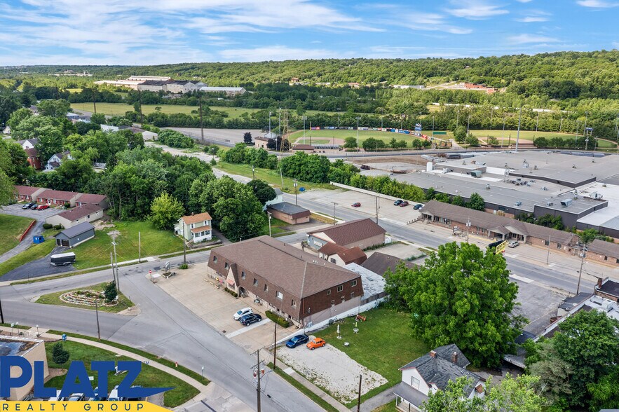 71 Terrace St, Struthers, OH à vendre - Photo du bâtiment - Image 2 de 11