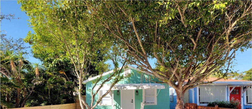517 S J St, Lake Worth Beach, FL for sale - Primary Photo - Image 1 of 32