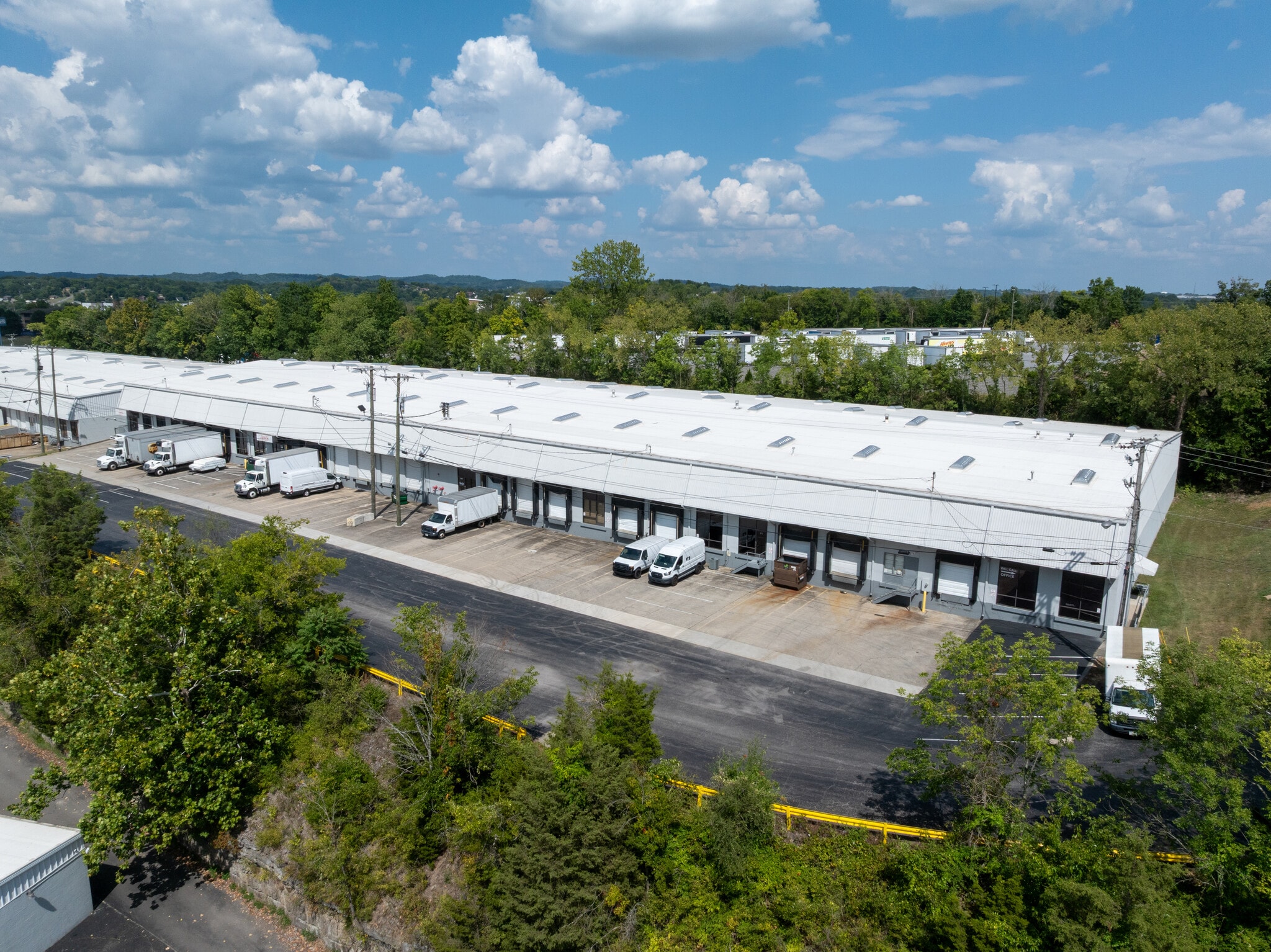 101-114 Space Park N, Goodlettsville, TN for lease Building Photo- Image 1 of 1