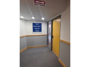 121 S 4th St, Manhattan, KS à louer Photo intérieure- Image 2 de 9