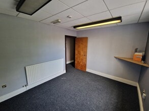 1-5 Causeway Ln, Matlock for lease Interior Photo- Image 2 of 4