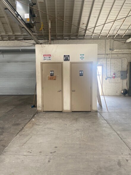 10487 San Fernando Rd, Pacoima, CA à louer - Photo du bâtiment - Image 2 de 6