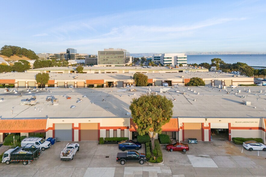 Swift Ave, South San Francisco, CA à vendre - Photo du bâtiment - Image 3 de 9