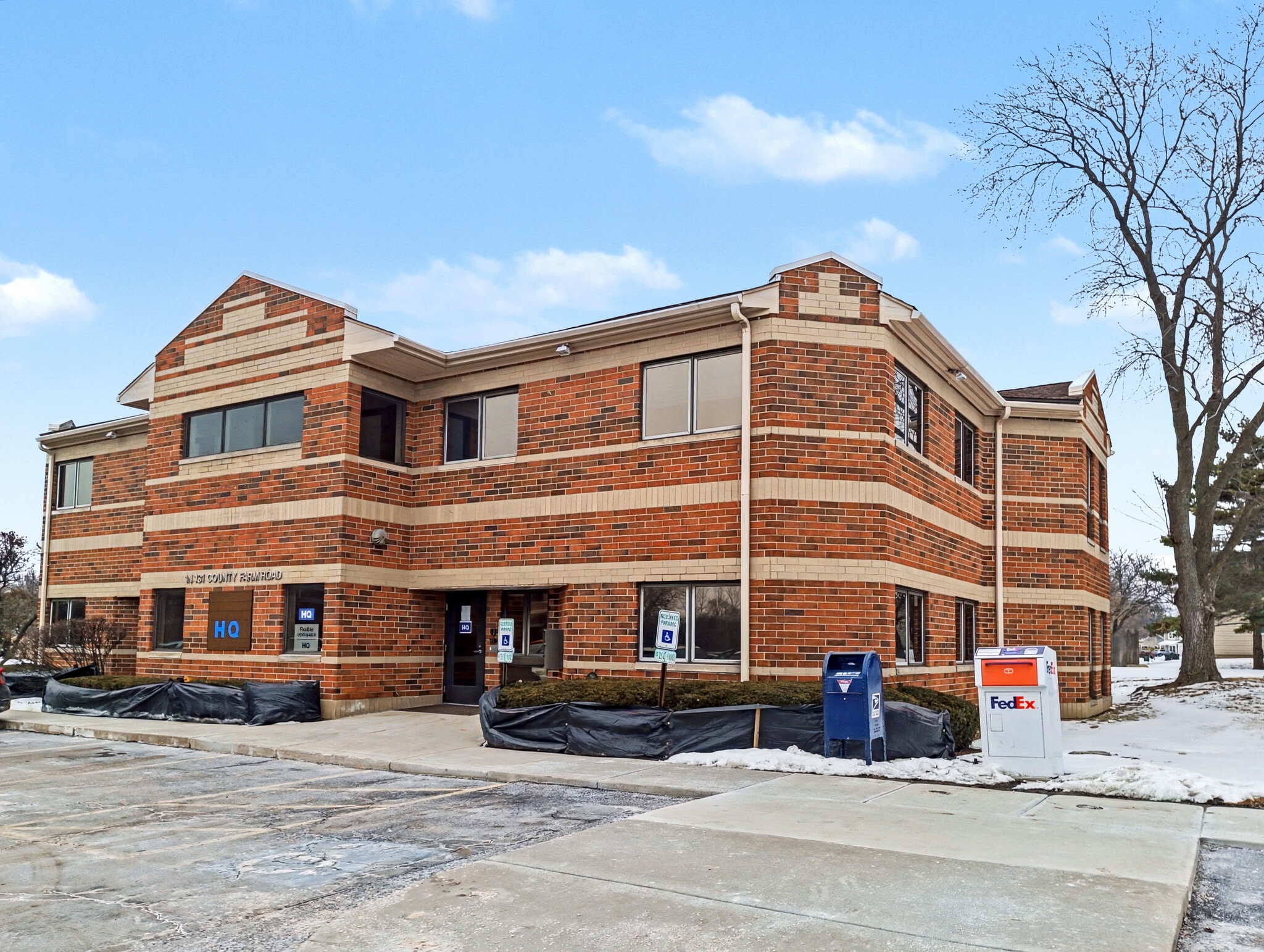 1N131 County Farm Rd, Winfield, IL à vendre Photo principale- Image 1 de 76