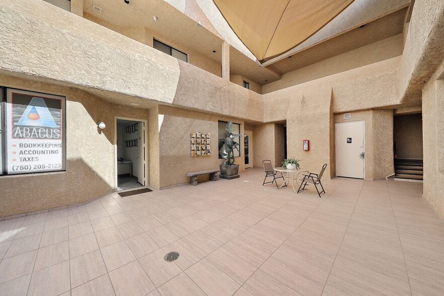 74333 Hwy 111, Palm Desert, CA à louer - Photo du bâtiment - Image 3 de 20