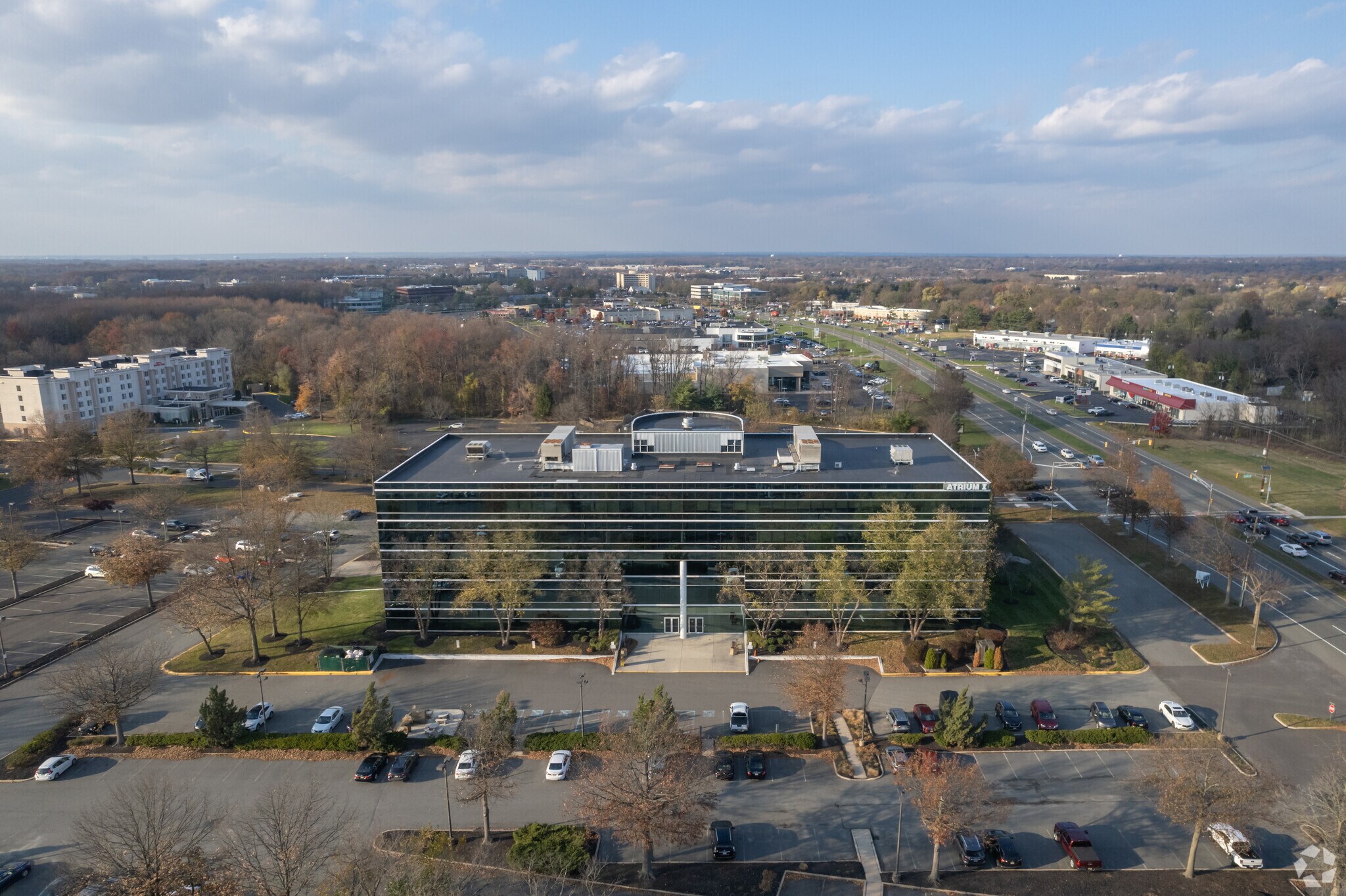 1000 Atrium Way, Mount Laurel, NJ à louer Aérien- Image 1 de 7