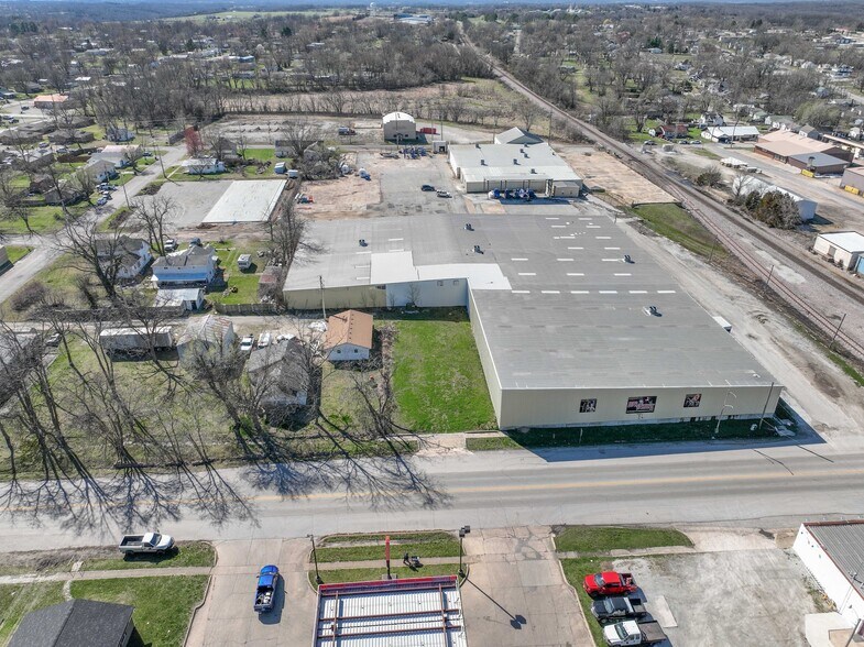 102 S Main St, Mountain Grove, MO à vendre - Photo du bâtiment - Image 2 de 10