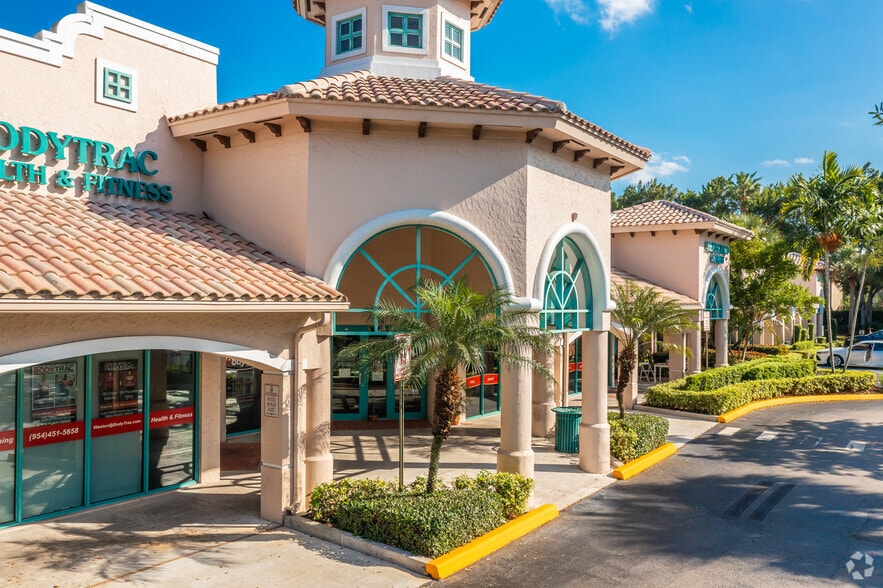 46-98 Indian Trce, Weston, FL for lease - Building Photo - Image 2 of 14