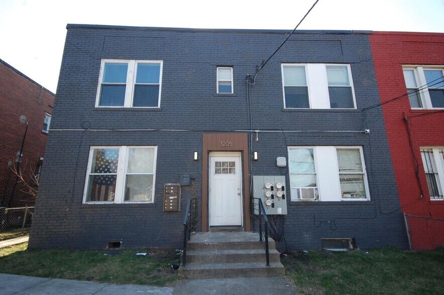 3205 D St SE, Washington, DC for sale - Building Photo - Image 3 of 6