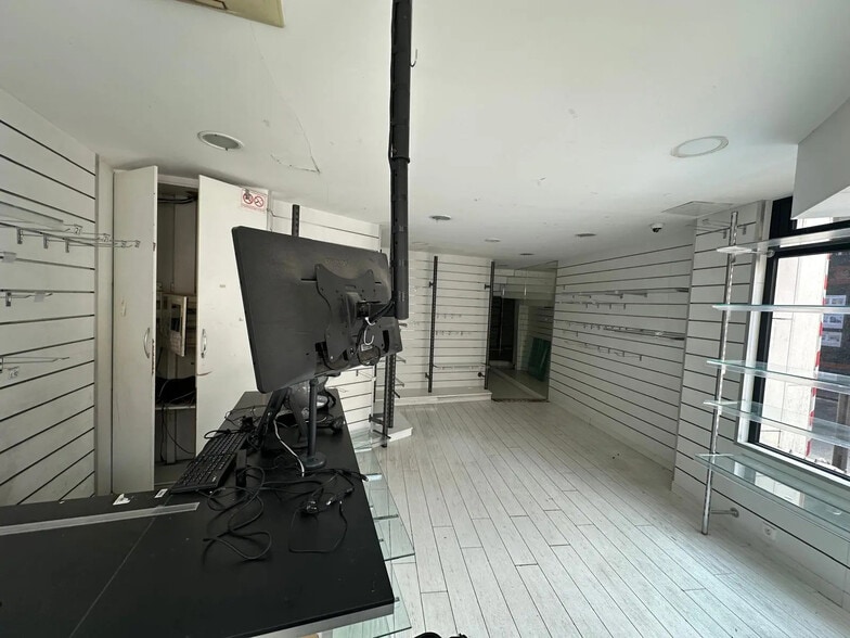 62 Rue De La Pompe, Paris for lease - Interior Photo - Image 3 of 8