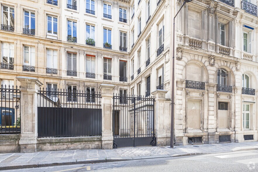 5 Rue Blanche, Paris à vendre - Photo du bâtiment - Image 2 de 5