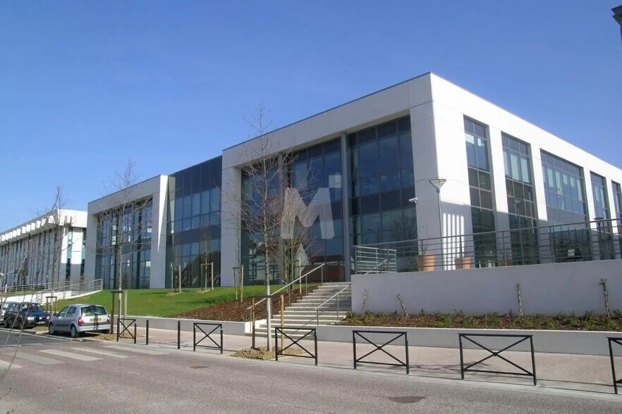 Bureau dans Rungis à louer - Photo du bâtiment - Image 1 de 10