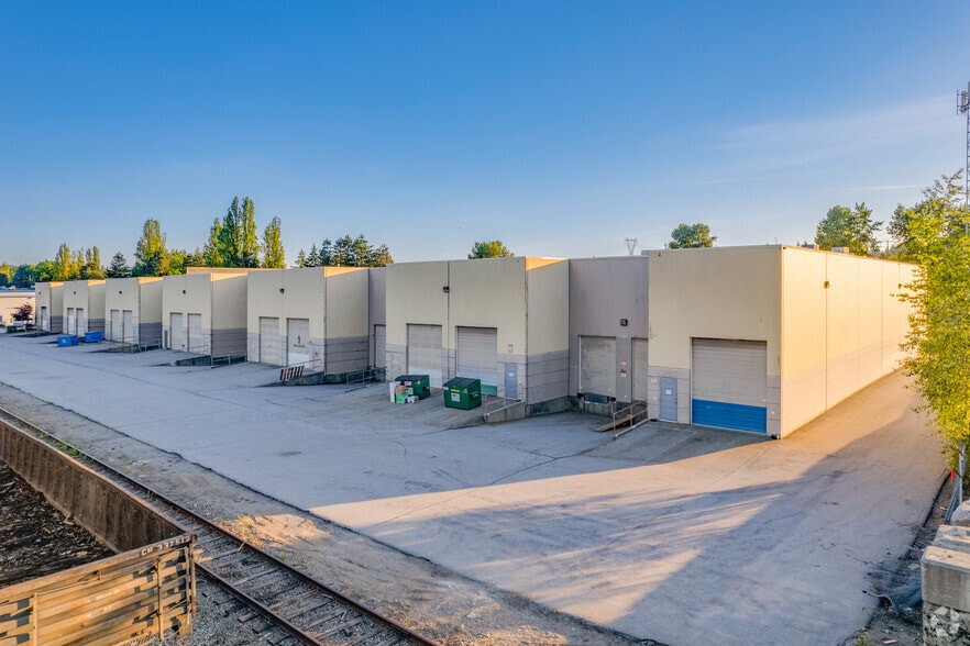 155 Glacier St, Coquitlam, BC for lease - Building Photo - Image 3 of 9