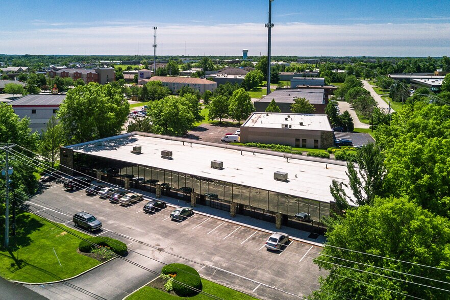 11400 Decimal Dr, Louisville, KY à louer - Photo du bâtiment - Image 1 de 6