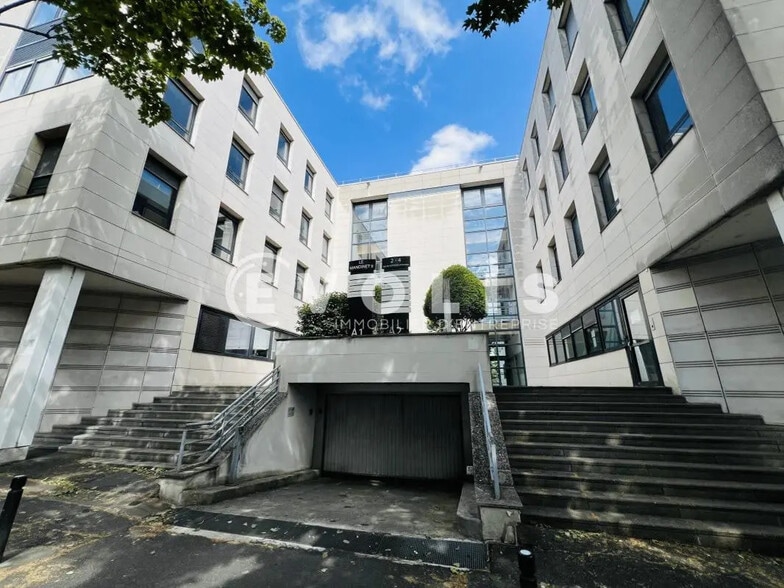 Office in Lognes for lease - Building Photo - Image 1 of 8