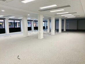 Office in Lyon for lease Interior Photo- Image 2 of 3
