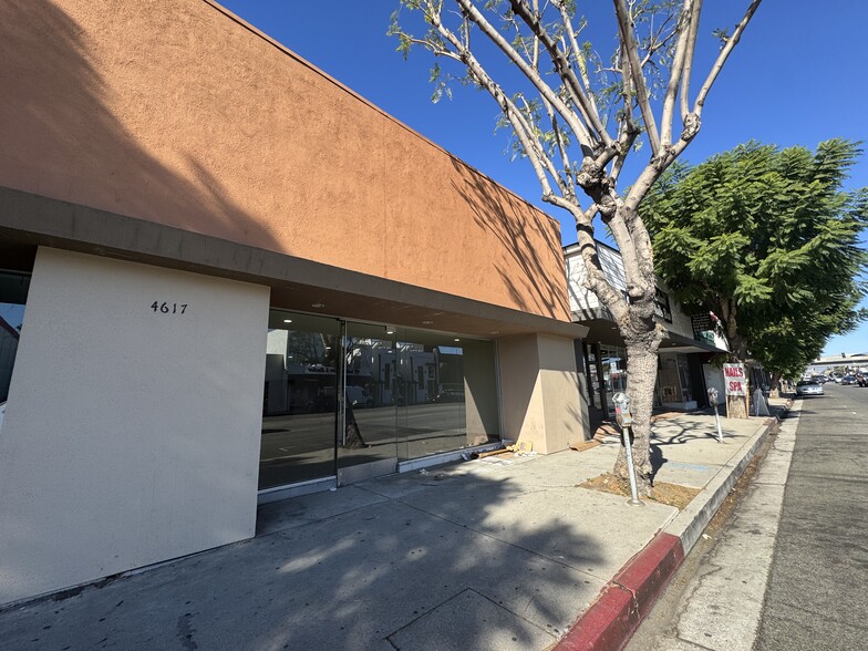 4617 Van Nuys Blvd, Sherman Oaks, CA for lease - Building Photo - Image 3 of 3